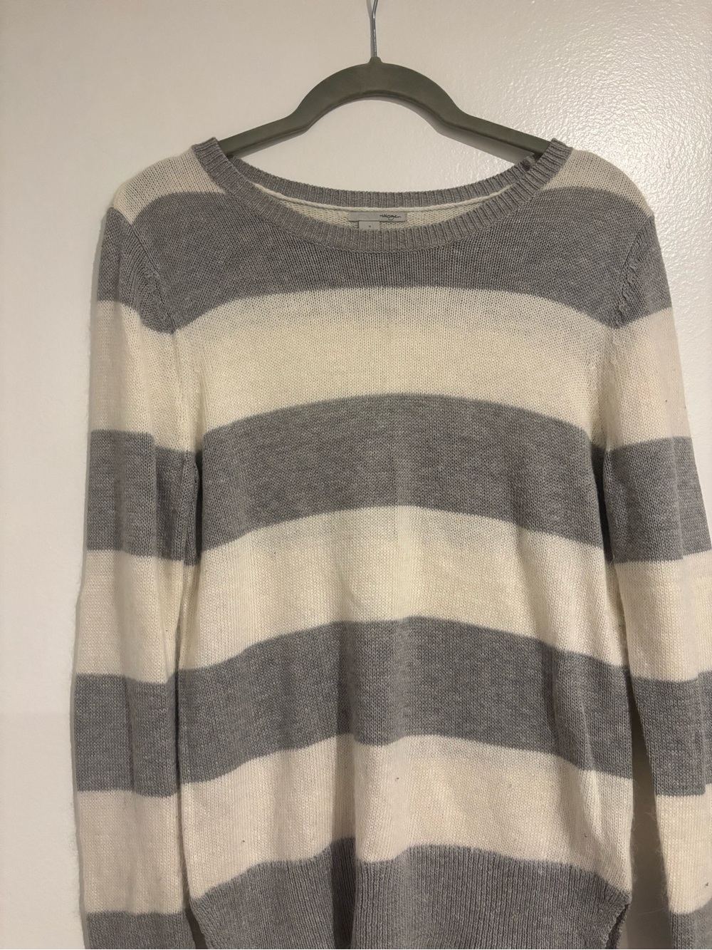 Halogen Wide Striped Crewneck Sweater in Gray and Cream